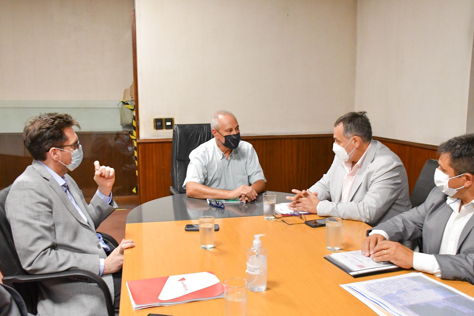 Acuerdan financiamiento y plazo de ejecución de 300 viviendas para las familias afectadas por el temporal